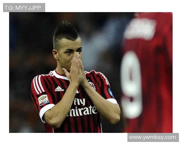 胸针演绎绿茵风采 球星造型点亮激情足球瞬间 胸针演绎绿茵风采 球星造型点亮激情足球瞬间